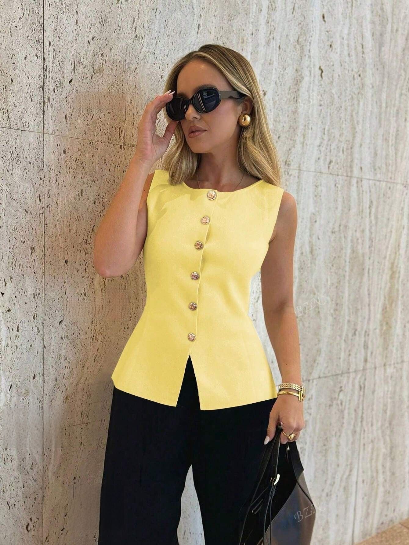 Metal Buckle Slit Knitted Vest Cardigan